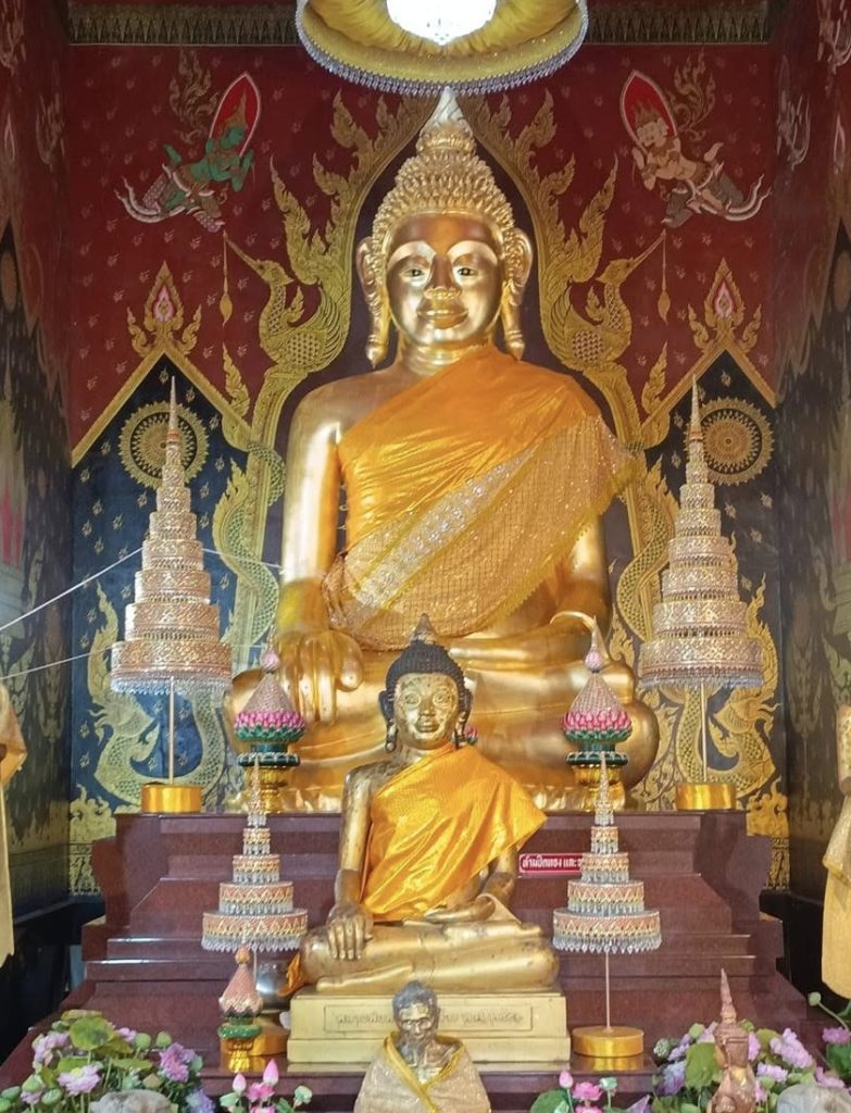 หลวงพ่อพระชีว์ พระคู่เมืองสุรินทร์